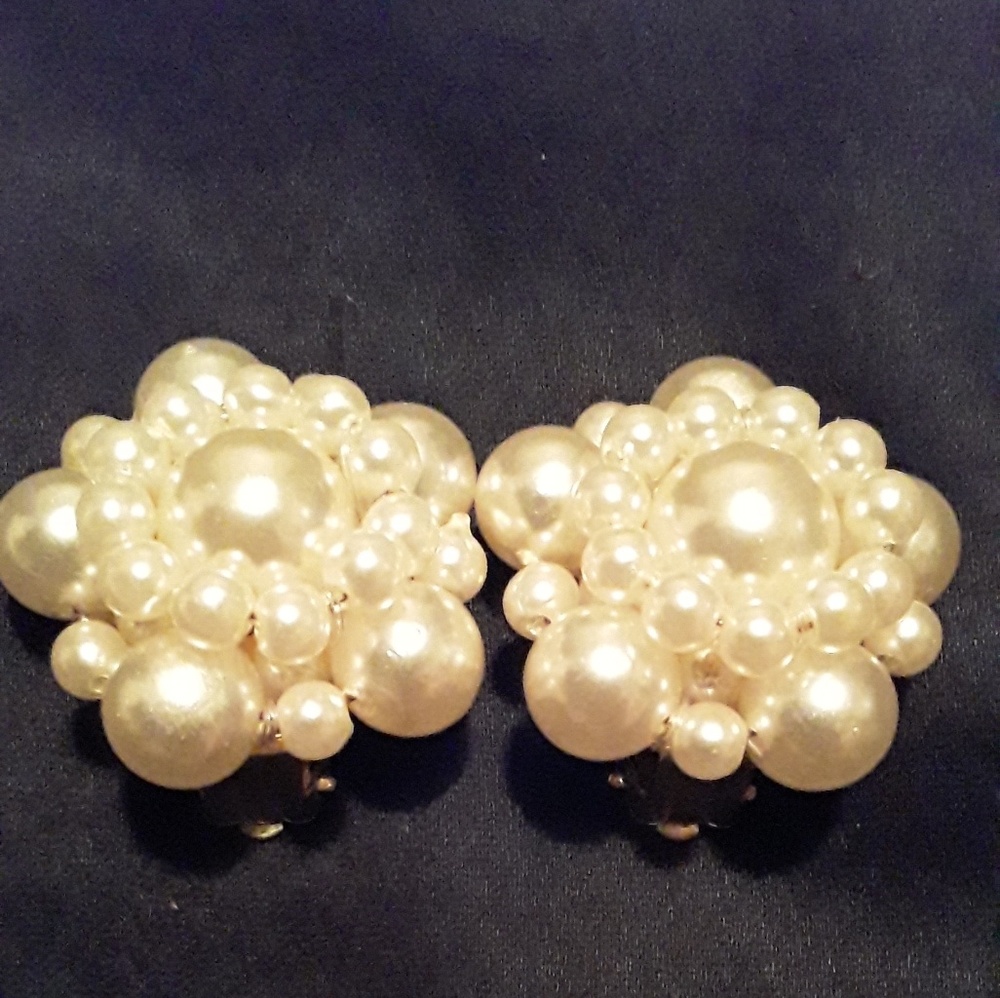 Women's Vintage Pearl Earrings